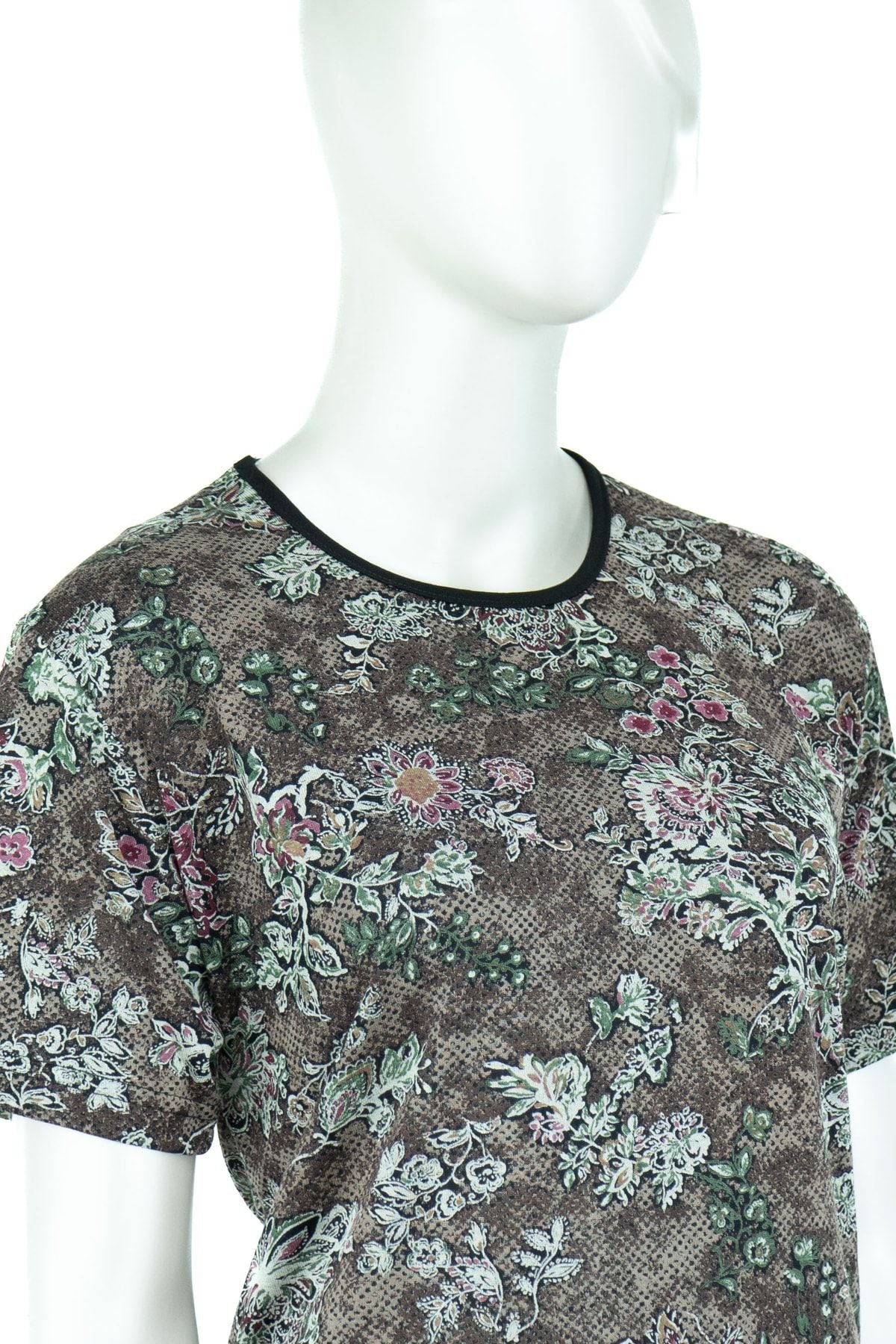 Kadın Gül Desenli Yuvarlak Yaka Kısa Kollu Tam Kalıp Turlu Viskon Penye Kumaş Anne Bluz